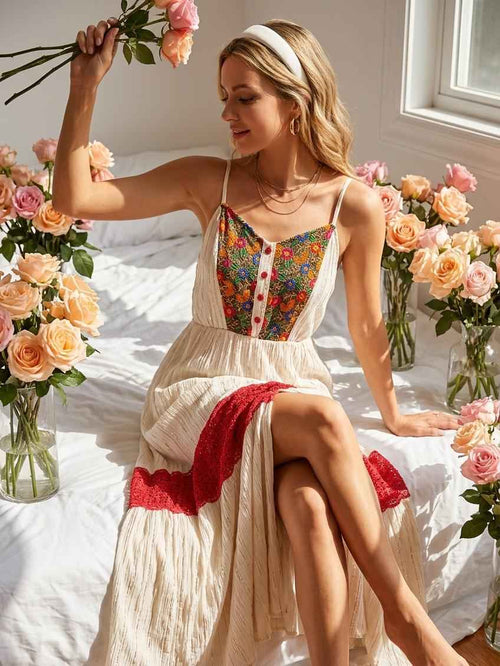 Abito Lungo Plissettato Avorio con Bustier Floreale in Rosso o Blu Navy