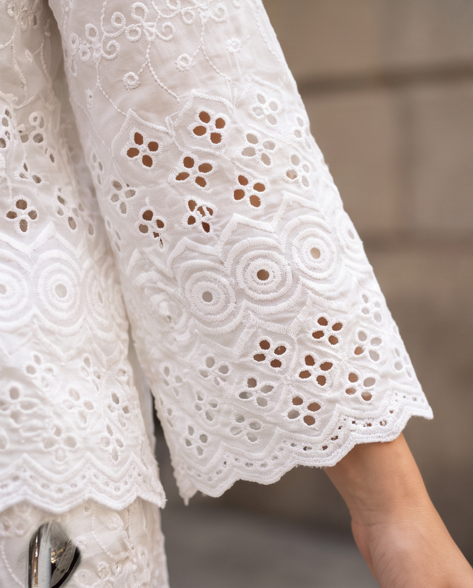 Completo Bianco Pizzo San Gallo: Eleganza e Stile