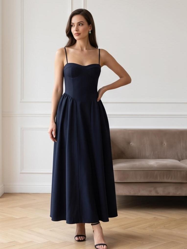 Abito Bustier Nero Lungo Elegante: Vestito da Cerimonia Minimal